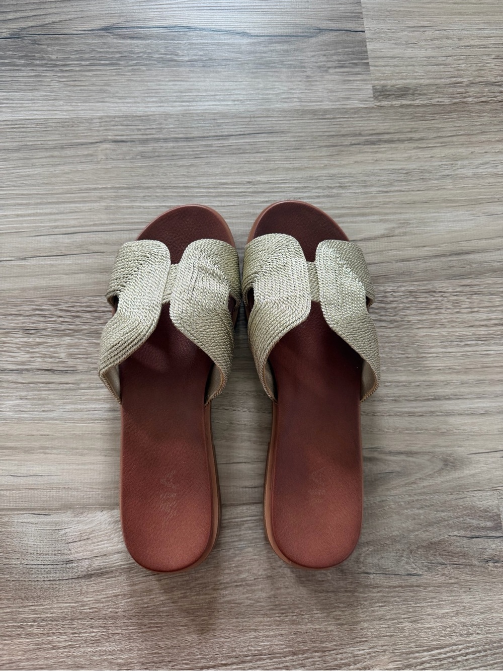 mia sandals